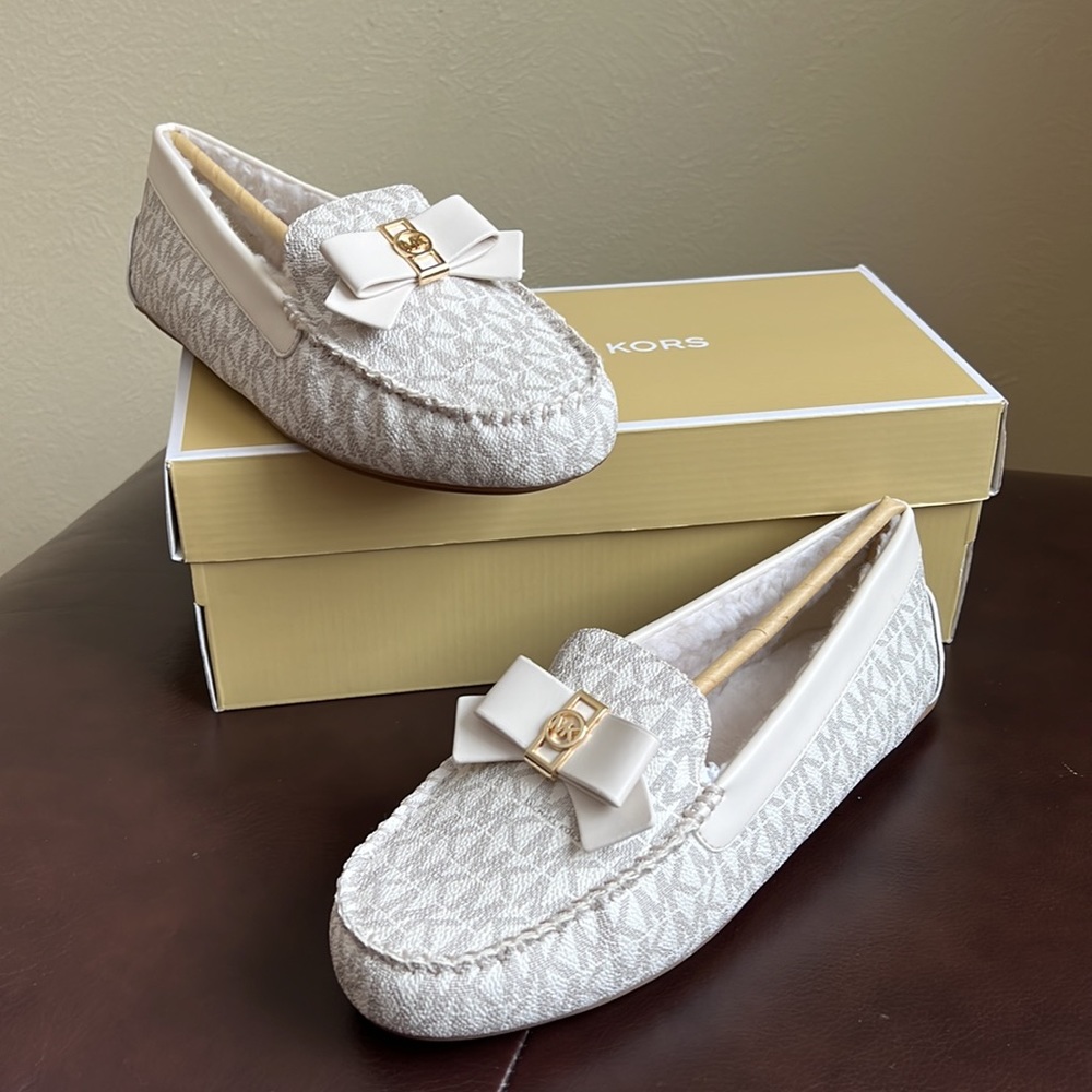 Michael Kors Erica Slipper Signature Vanilla  9